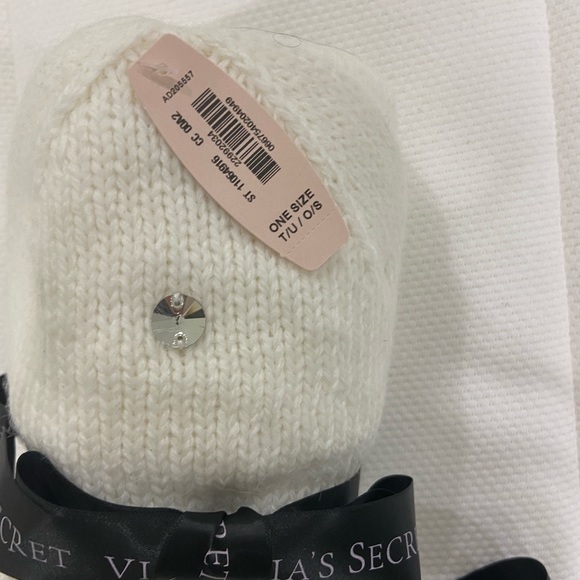 Victoria secret soft hat and scarf - Picture 2 of 2